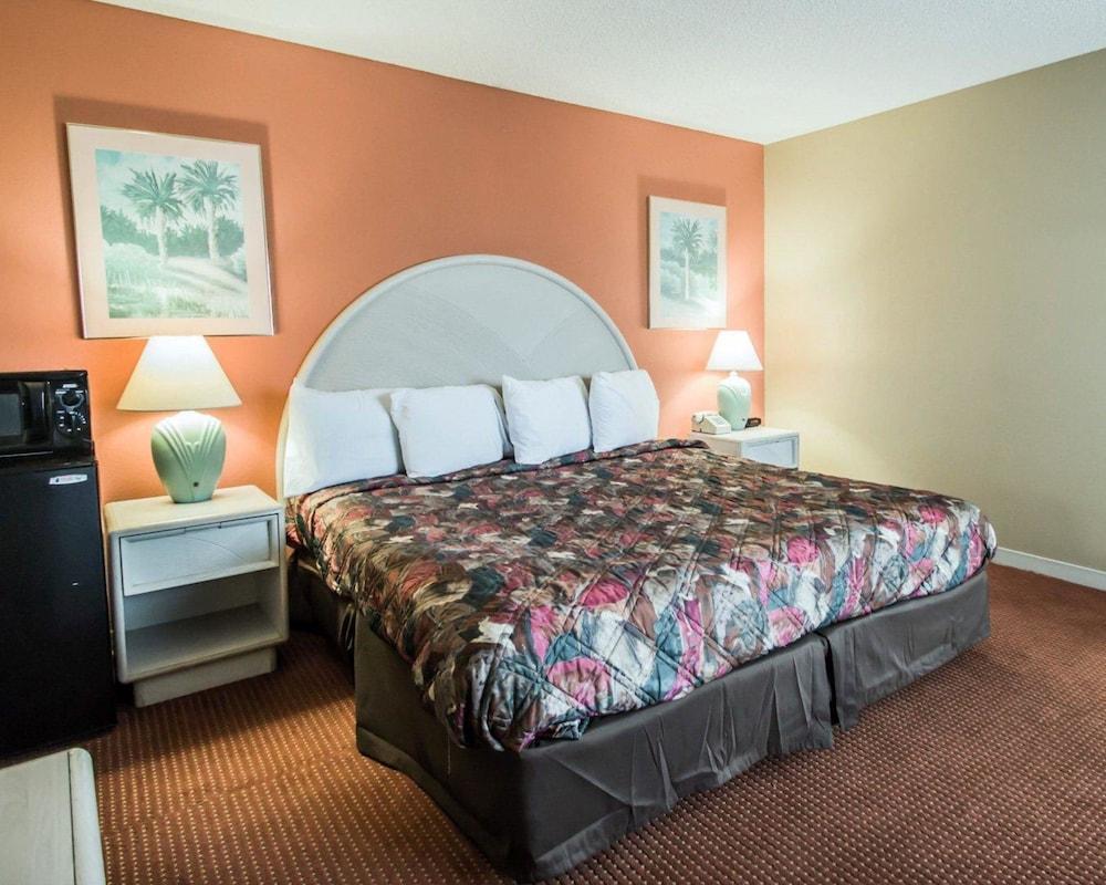 Rodeway Inn & Suites Haines City Exteriör bild